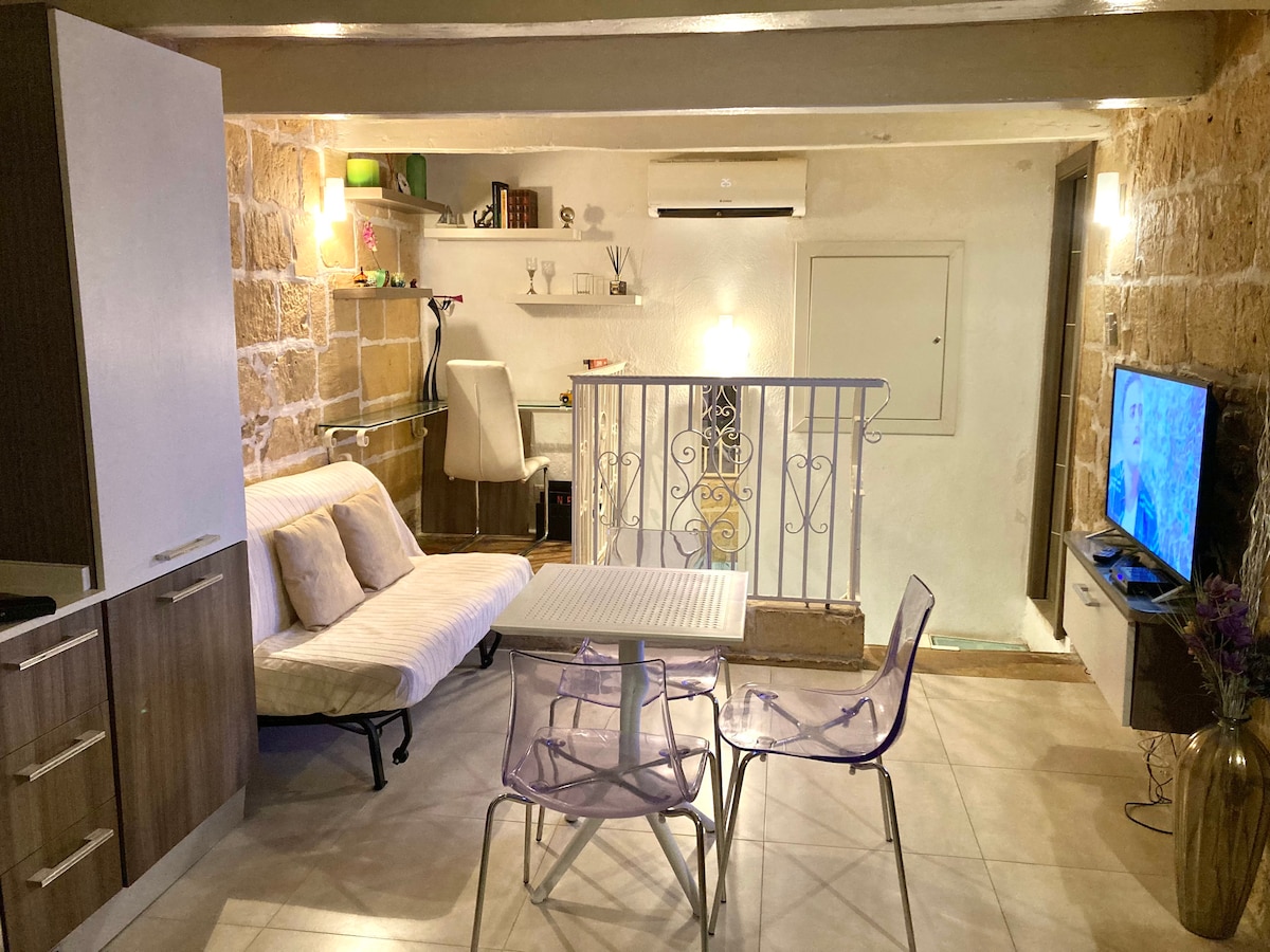 Central Valletta Apartment