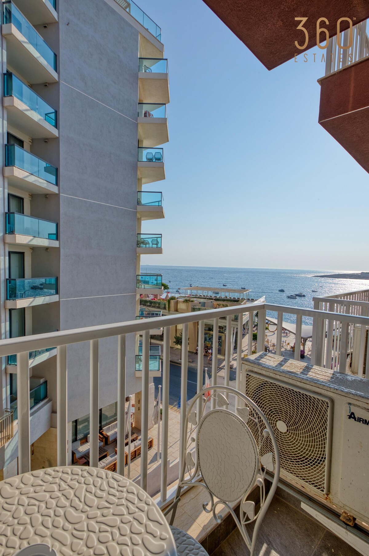 Beautiful seafront 1BR APT w/Balcony & AC in Qawra