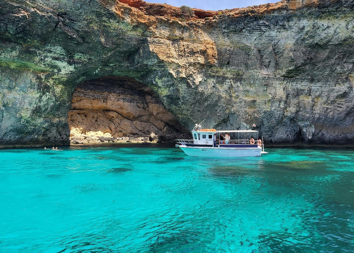 Blue Lagoon, Crystal Lagoon and Caves Boat Tour