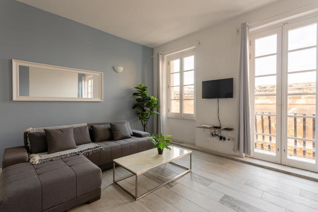 BnBNova - Historic Valletta Penthouse