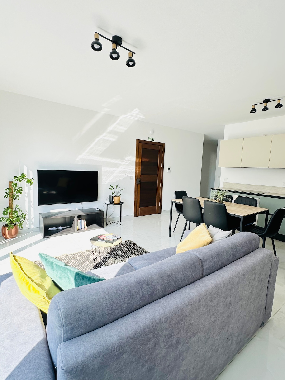 Bright & Spacious 2 Bedroom Penthouse | Sliema