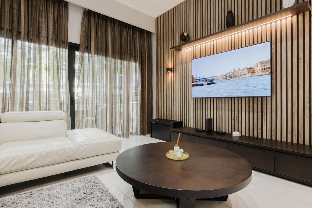 Luxury 3-bedroom apartment in St Julians