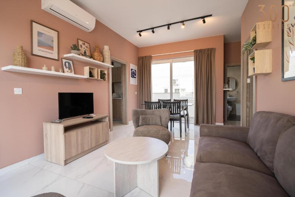 Peaceful 2BR Penthouse with Terrace Views & Beach by360 Estates