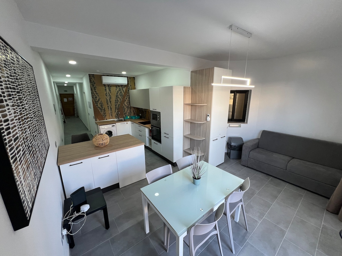 Triton 26D - Exclusive use of Prestige room