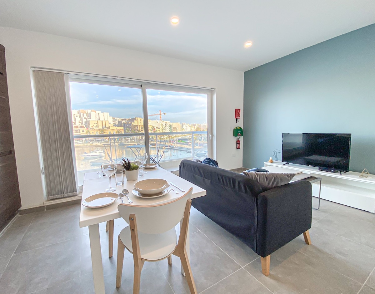 Azure Horizon 1 on Skala's seafront - By Solea