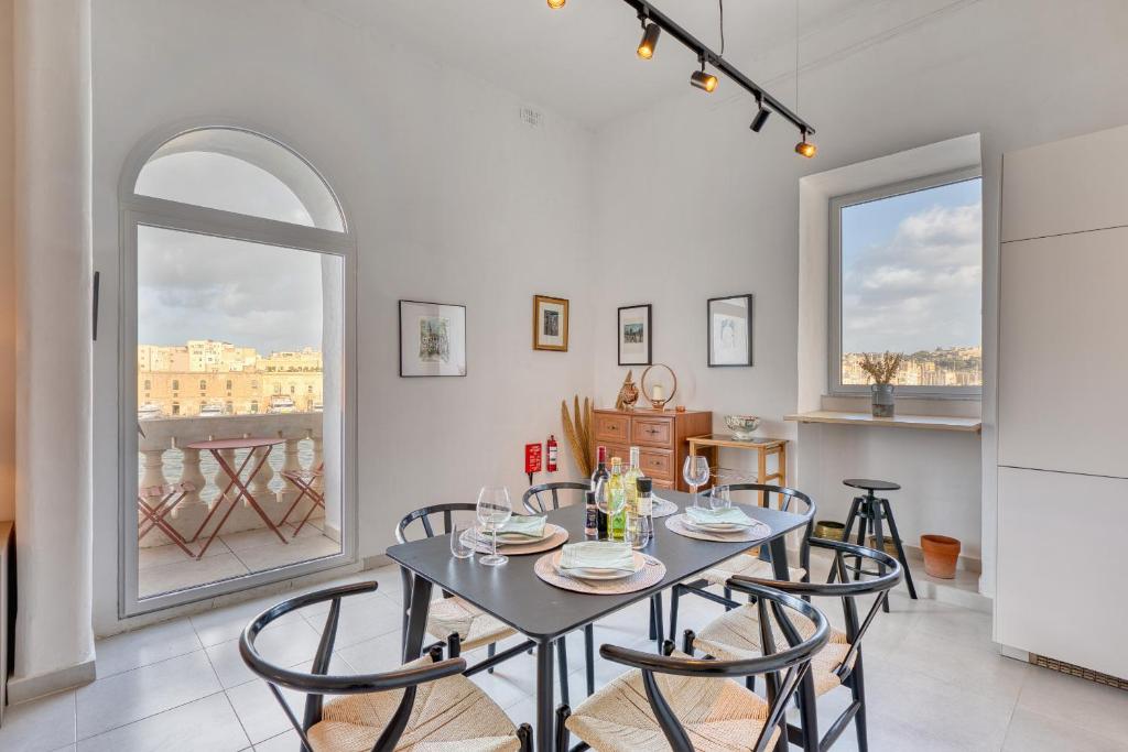 Beautiful 2 bedroom apartment with breath-taking views BBRI1-1