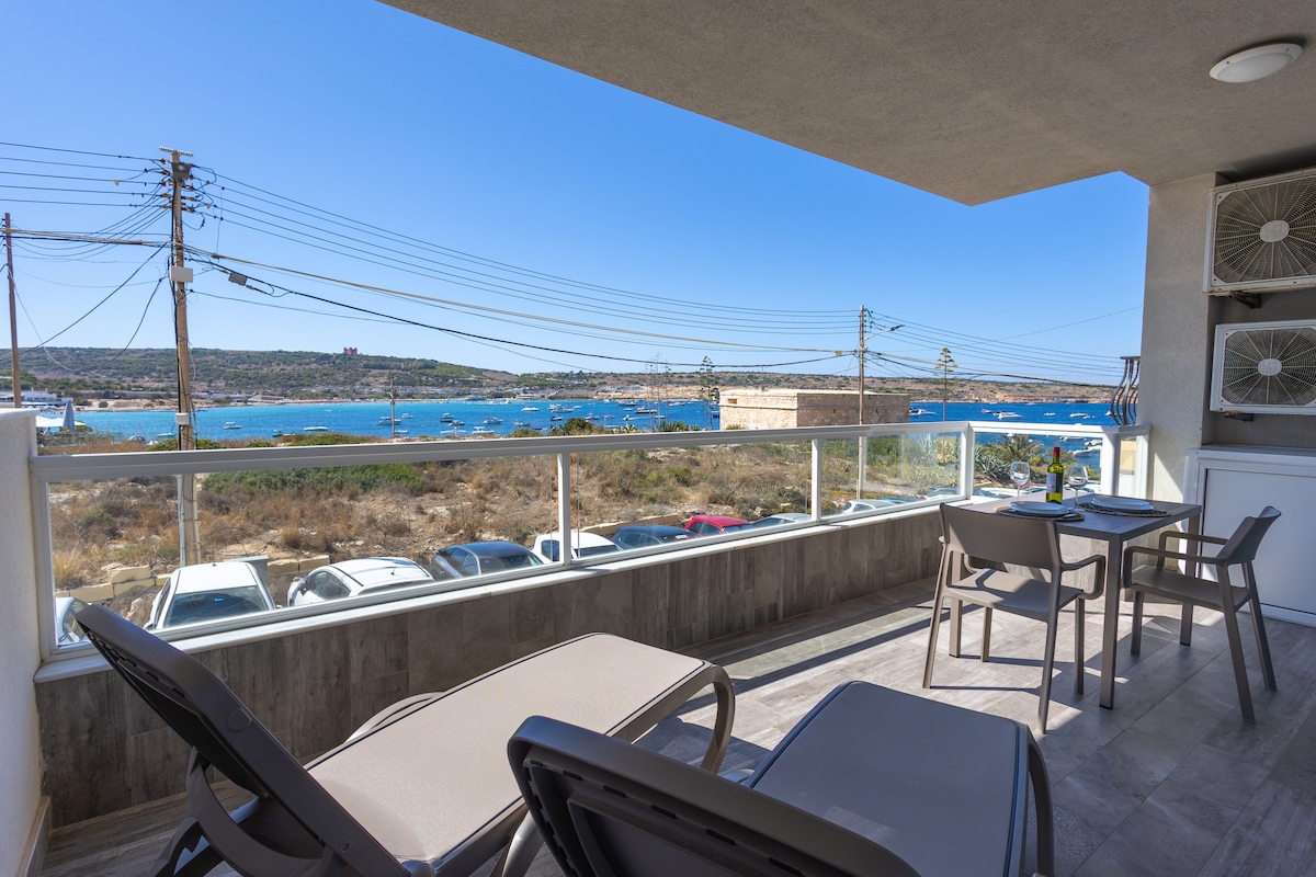 Nowoczesny beachfront i duży taras