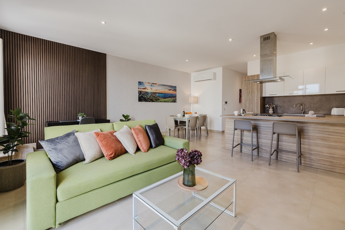 FL 1 TheLODGE - Charming Retreat by Homely