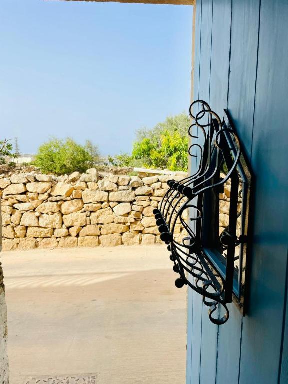 Traditional entire maisonette close to airport