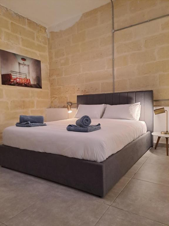 St Julians Spacious Studio