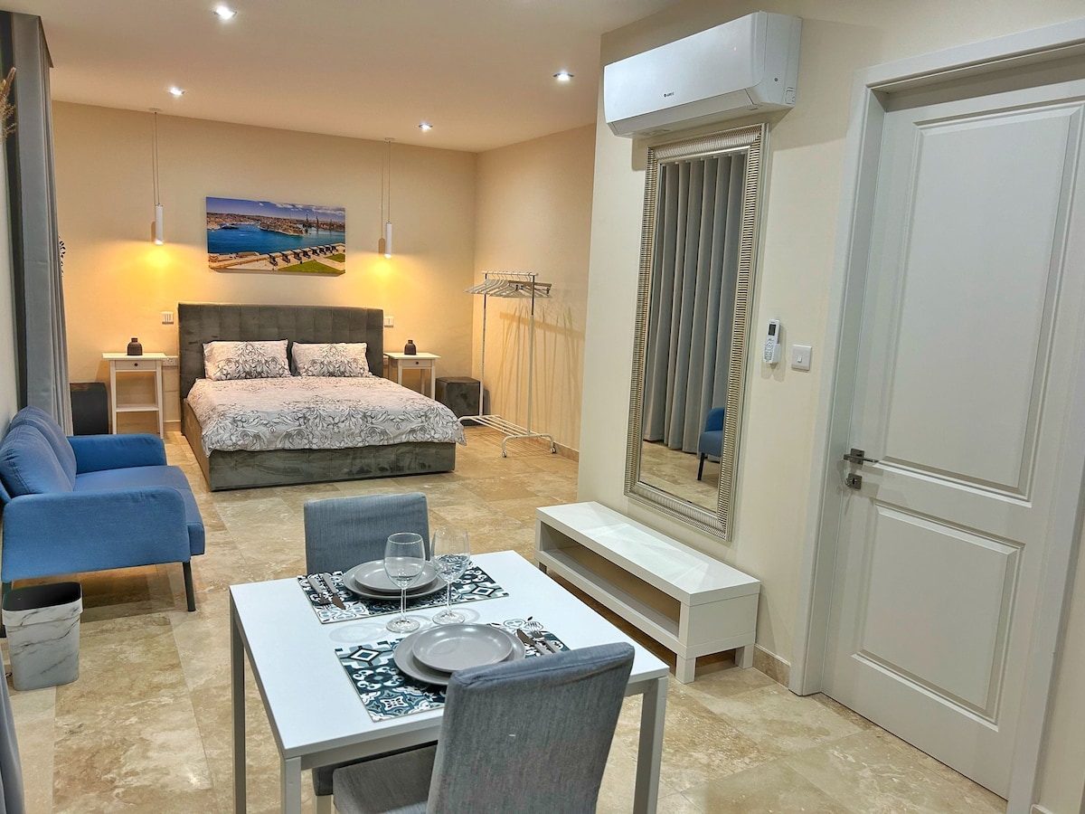 Senglea Apartment - Valletta Ferry
