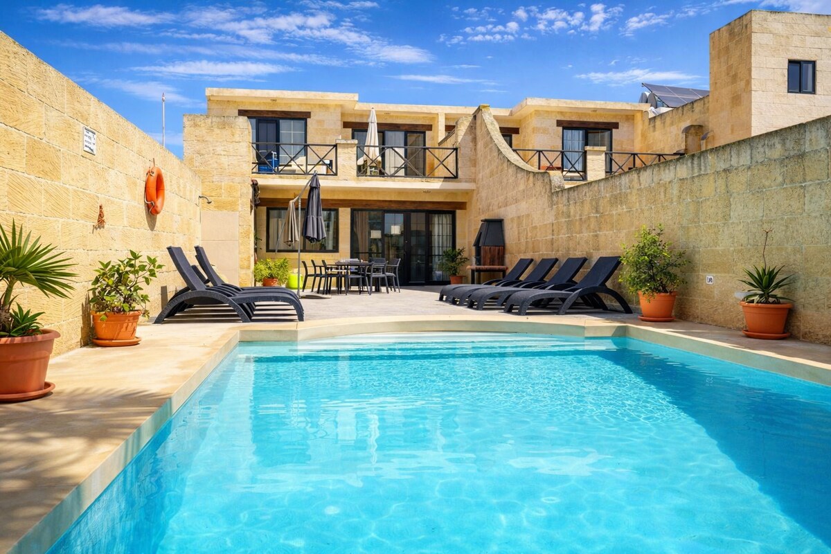 Pokój z łazienką - prywatny balkon - wspólny basen