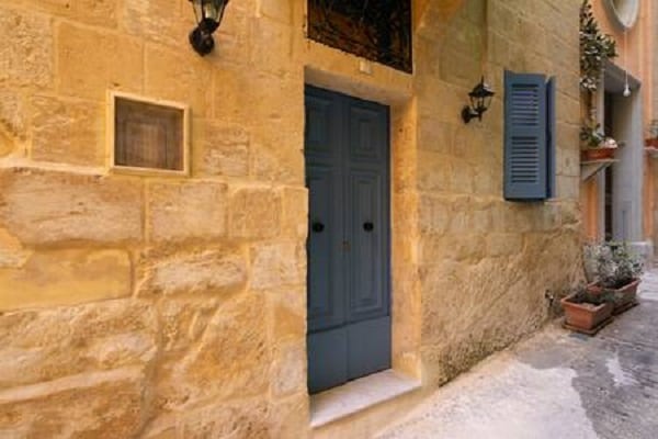 Valletta Center Restored  17th Century Townhouse