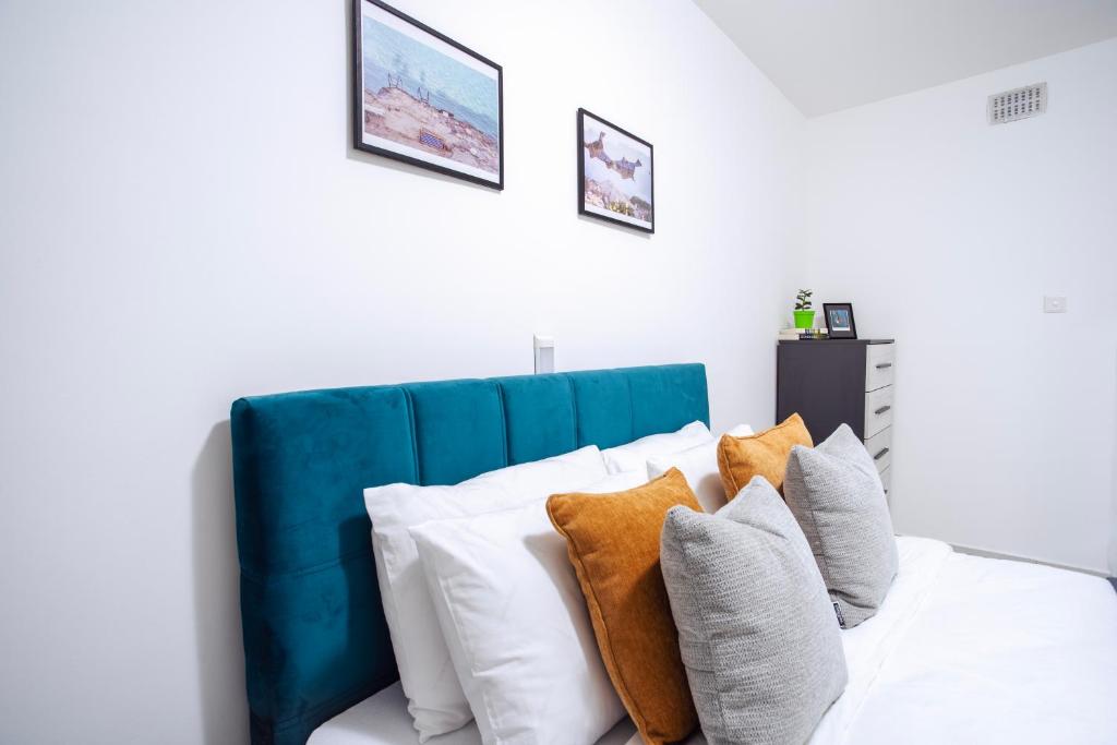 Modern 2 Bedroom Apartment with Balcony - Xemx Residence