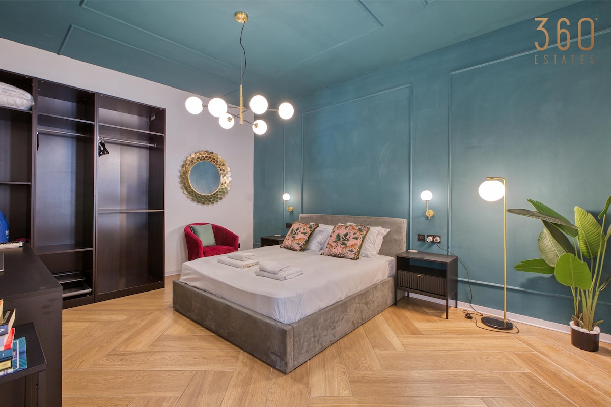 KoKo House Deluxe Apt with Terrace & Seafront View