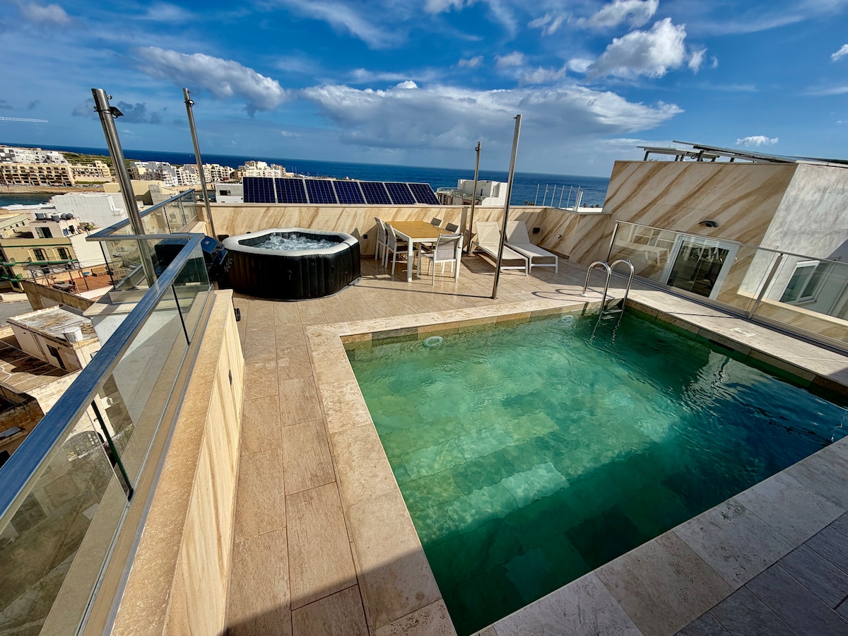 Private Rooftop Pool & heated Jacuzzi, Sea Views