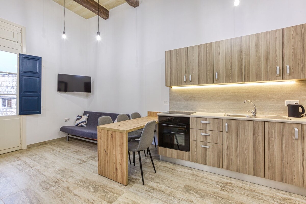 Lovely Studio in the Heart of Qormi Village, Apt 3