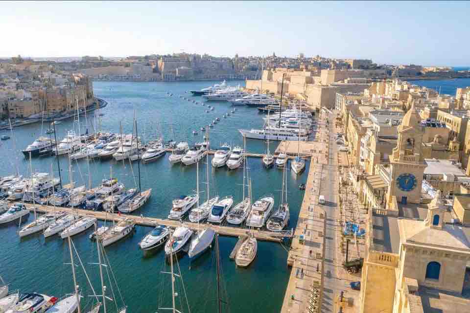 Duplex Double bedroom modern Maisonette