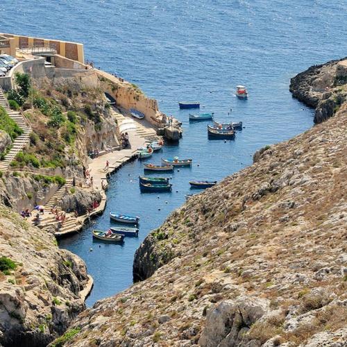 Room with shared bathroom in a shared flat