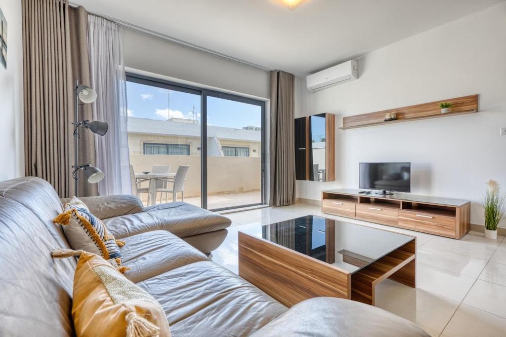 Spacious 2BD Penthouse in the Heart of Sliema