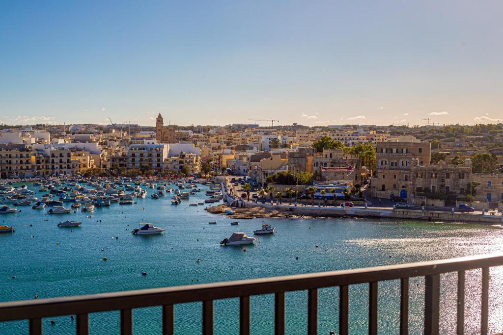 Seaview Sunset Court 14