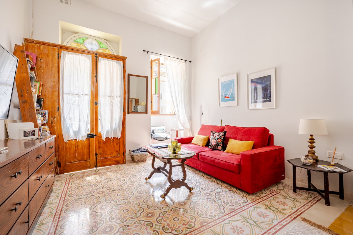 Sliema-terrace & five minutes to the sea