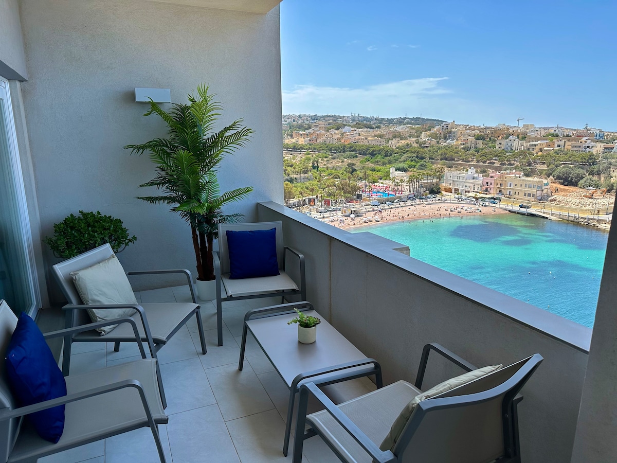 Paceville Sandy Beach with Jacuzzi & Free Parking