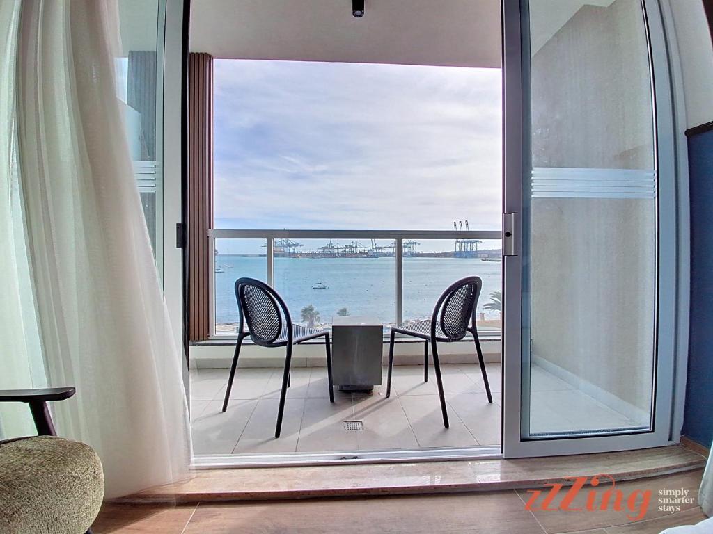 South 32 Hotel by Zzzing