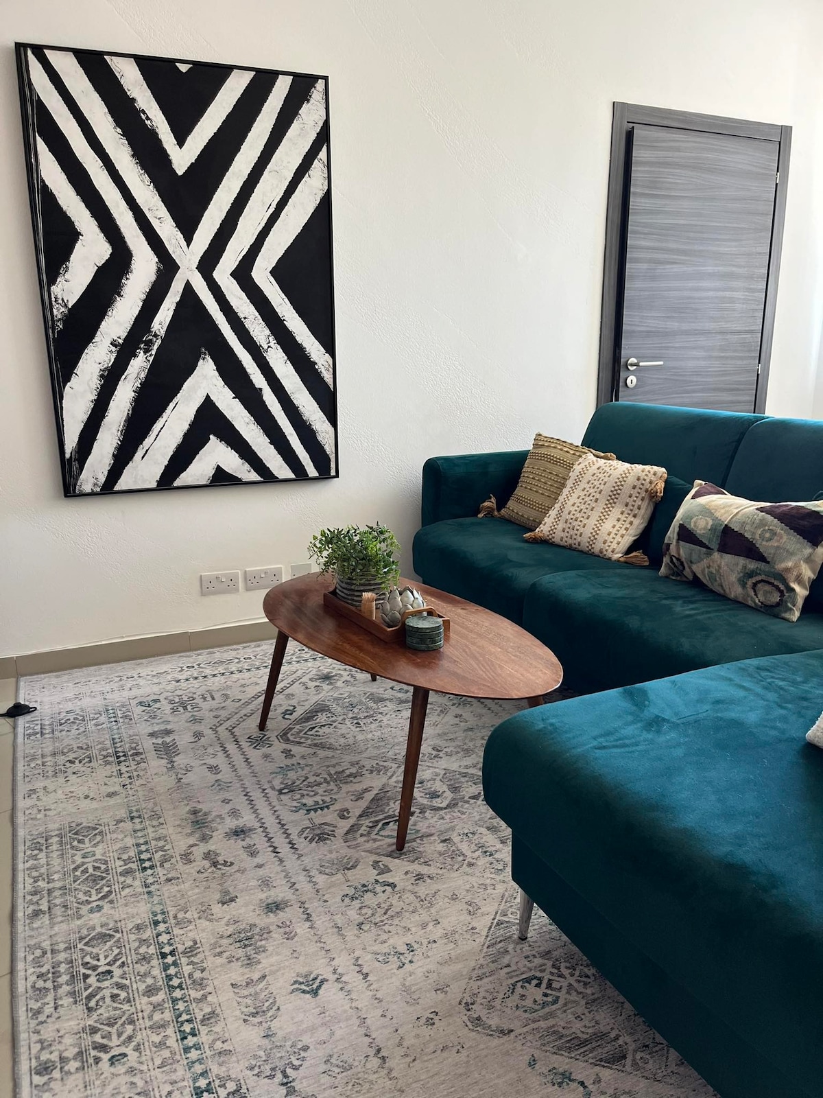 Designer finished 2 bedroom apt