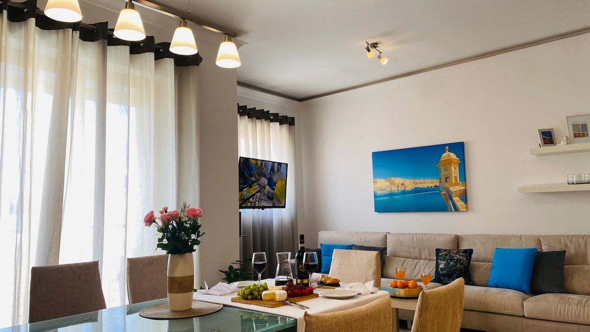 Cute holiday apartment in St Julians side seaview