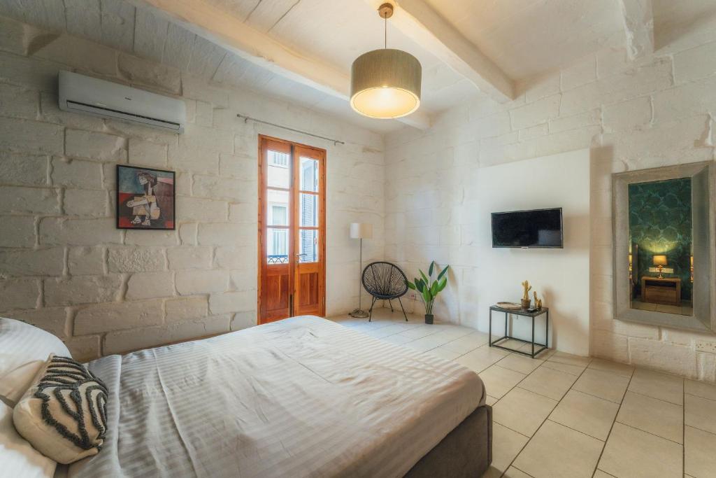 Suite 2 at Palazzo Seraphim Boutique living in St Julians