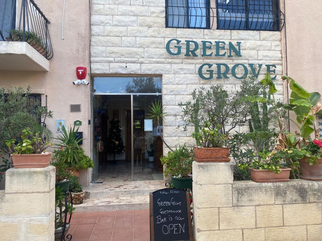 Green Grove Guest House