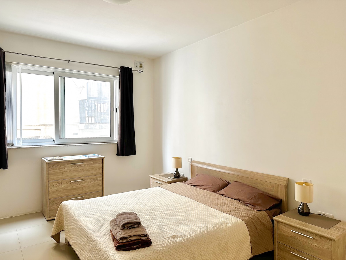 Modern En-suite Room in Msida