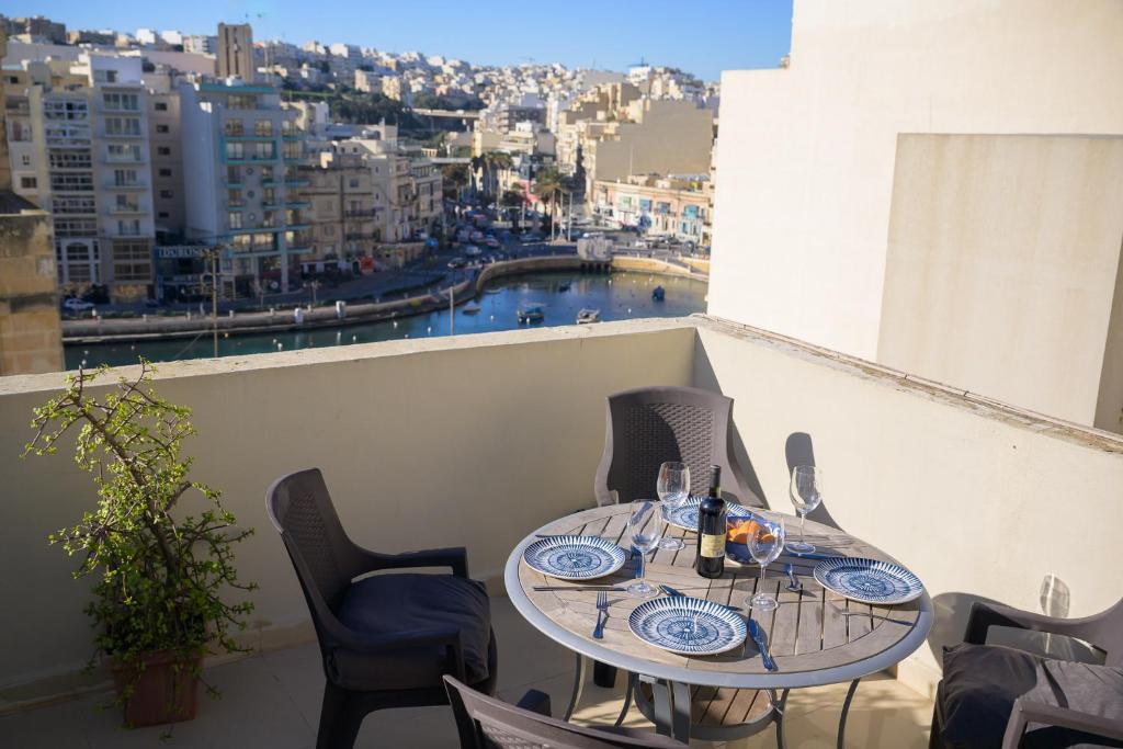 Stylish Saint Julians 1 bedroom Penthouse with Terrace in the city centre with Seaview