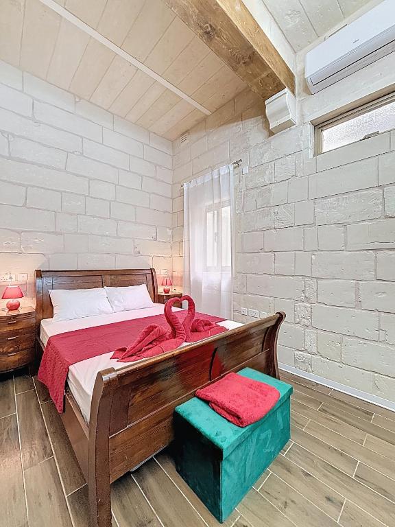 Traditional and Unique Maltese Townhouse Holiday Stay