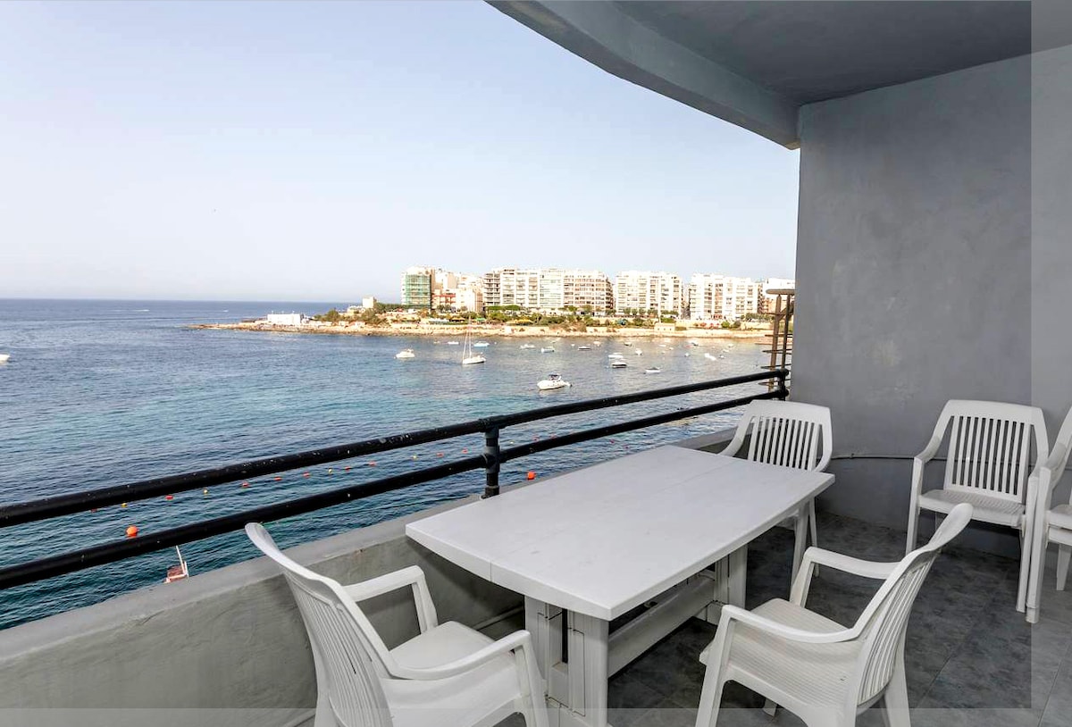 St Julians' Sea Front, Spectacular View, Apartment