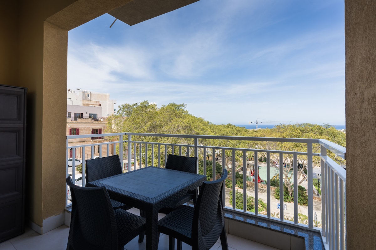 Stylish Seaview Stay in Mellieħa