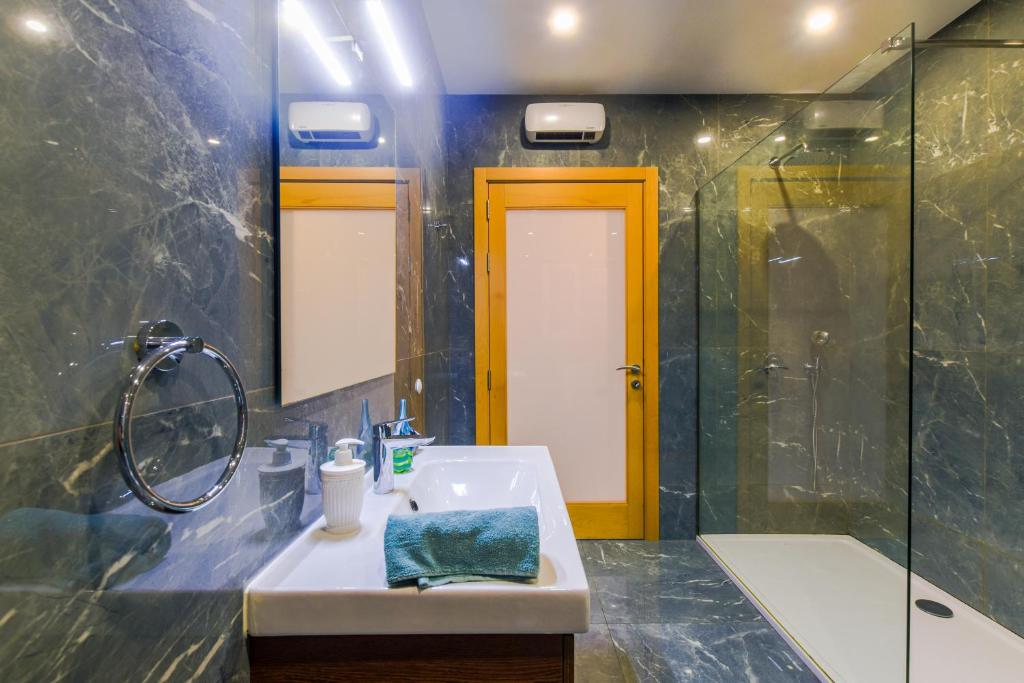 New Spacious Apartment 3Bdr 2 Bth Bugibba