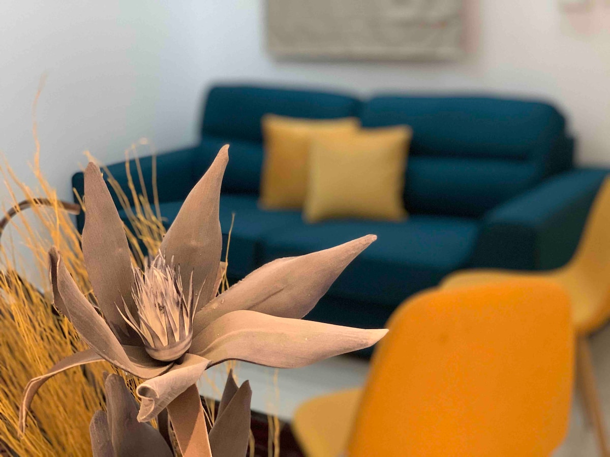 Modern Central Apartment with Private Entrance