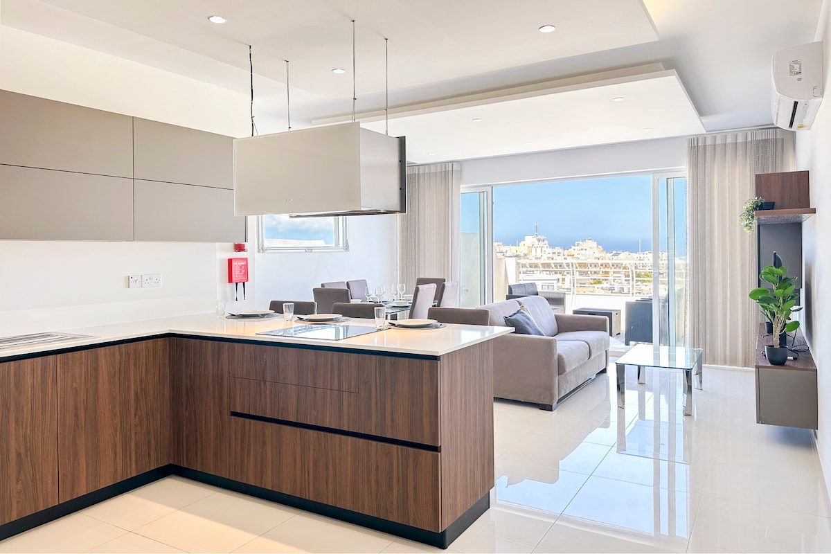 Sea & City Views, central, near Beaches