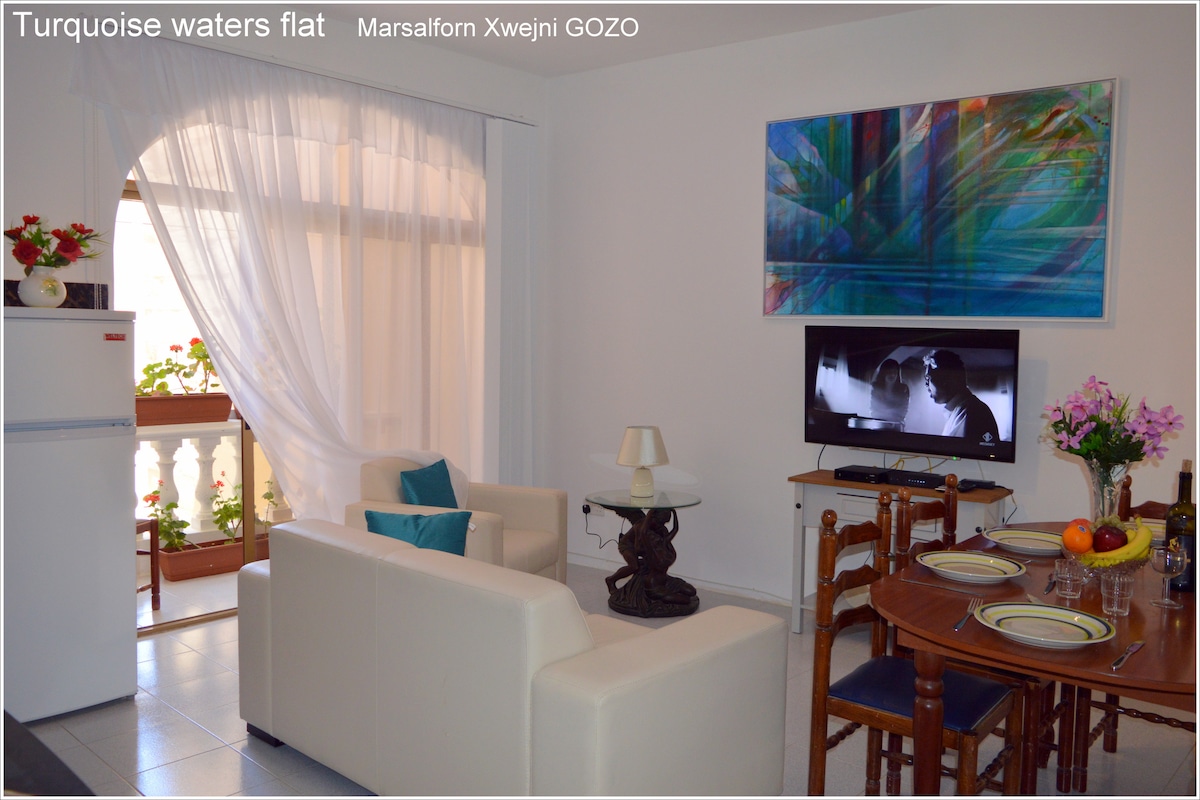 Turquoise Waters Flt, zatoka Xwejni Marsalforn