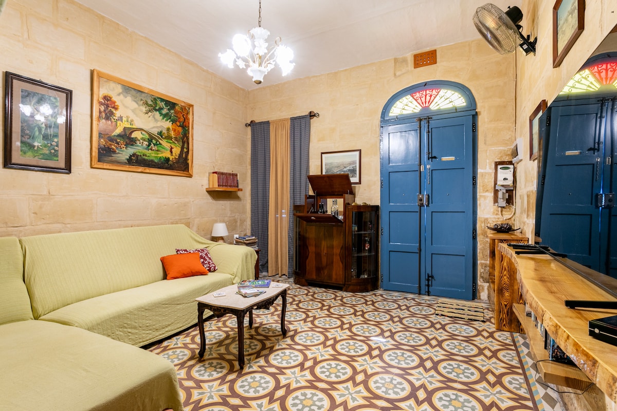 Maltese Town House with private entrance
