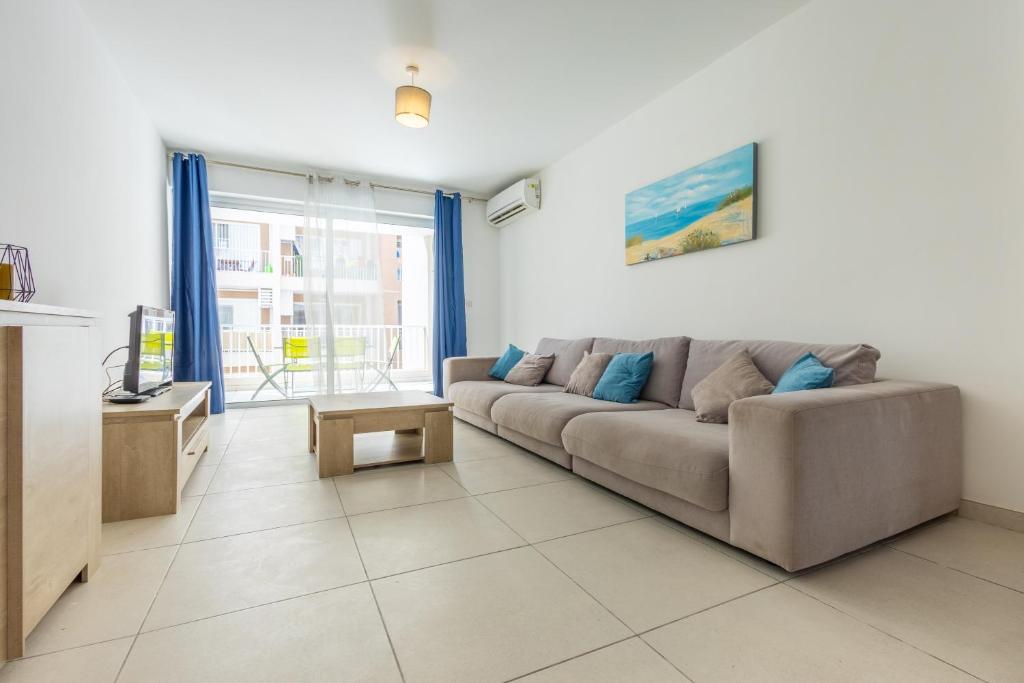 Private Terrace 3BR Home Near Bay & Promenade by QuickTrips