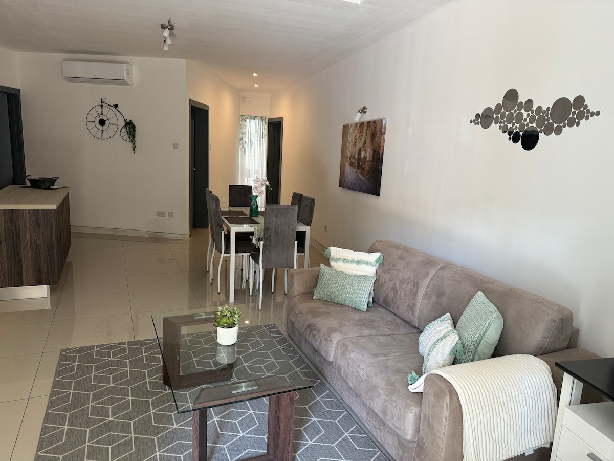 2 Bedroom Maisonette - central