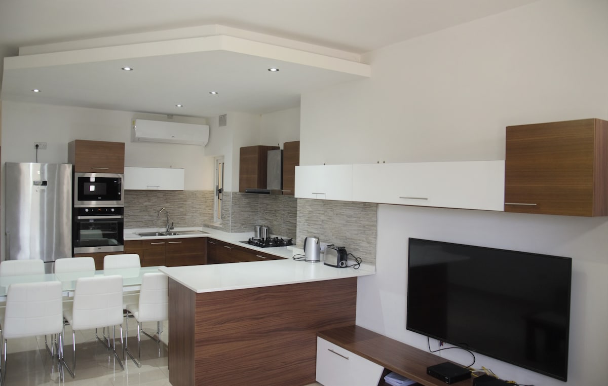 Maria Bambina Maisonette