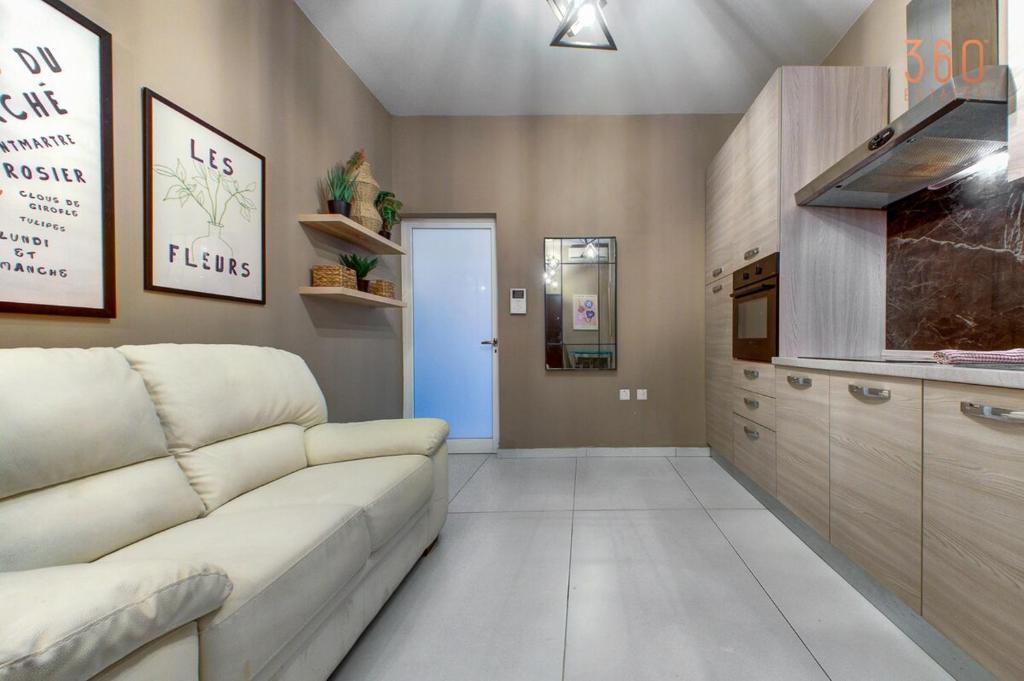 Cozy 1BR APT in Gzira with WIFI, AC and comfy bed by 360 Estates