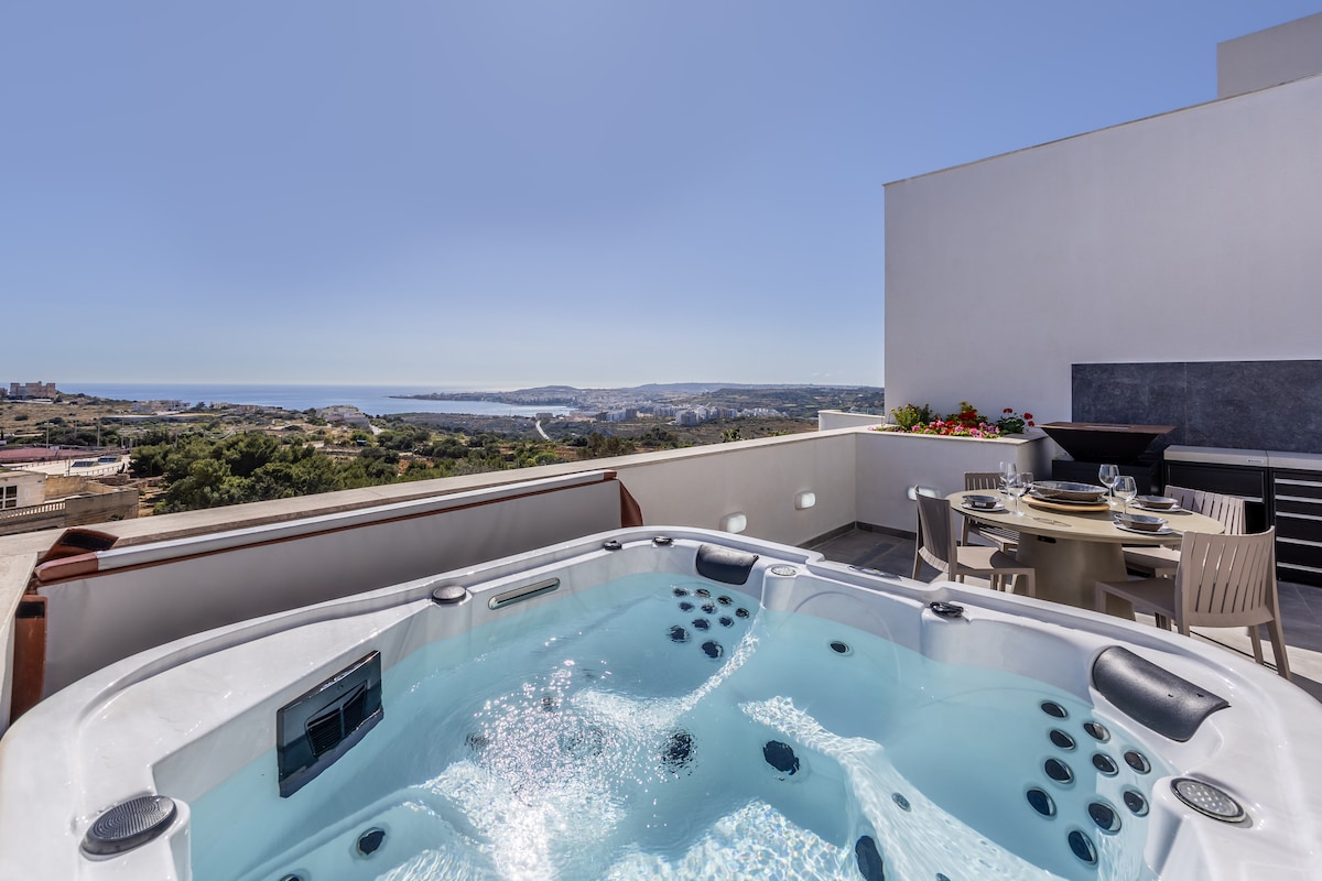 Sunrise Views  Heated Jacuzzi and BBQ