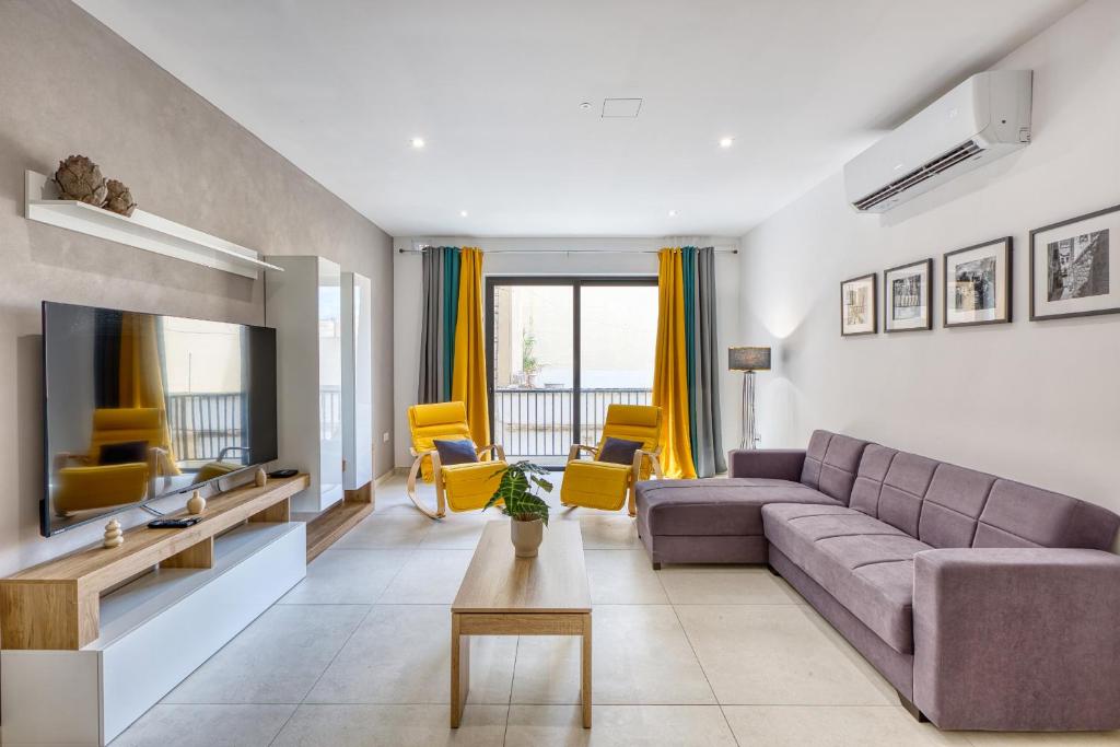 Spacious & Cozy 4-Bedroom in Sliema JELL1-2