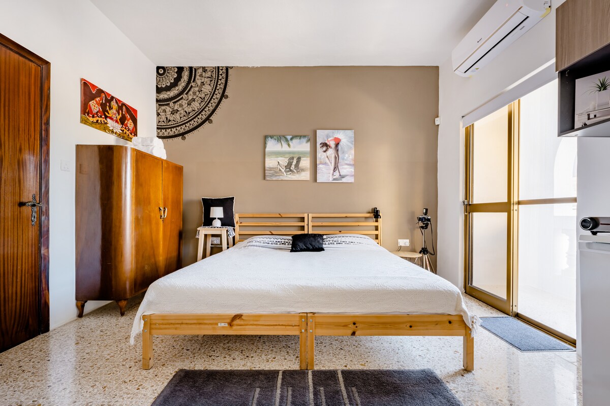 Big room  Country views, Beaches nearby