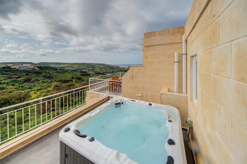 The Valley Collection - A25 - with Private hot tub